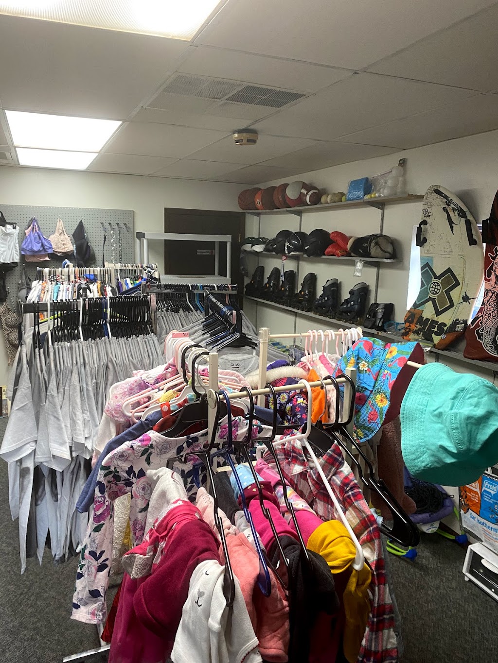 The Job Palace Thrift Store & Eatery | restaurant | 7920 Chambersburg Rd Building B, Huber Heights, OH 45424, USA | 8333983666 OR +1 833-398-3666