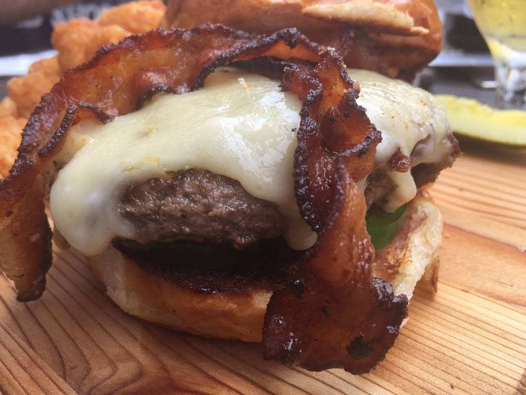 Crafthouse | restaurant | 901 N Glebe Rd #105, Arlington, VA 22203, USA | 5714830421 OR +1 571-483-0421