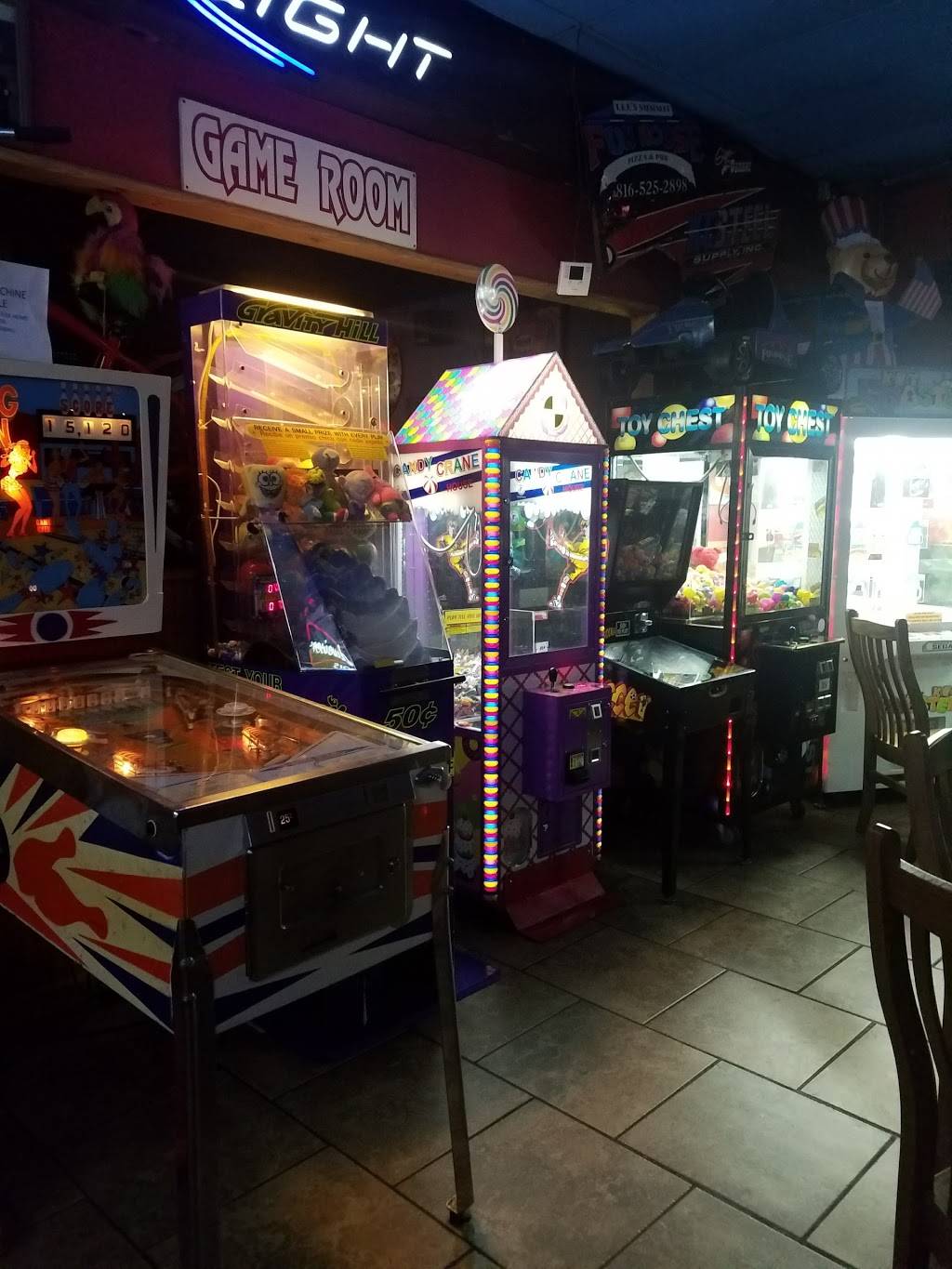 Fun House Pizza Dine in | restaurant | 405 NW Blue Pkwy, Lees Summit, MO 64063, USA | 8165252898 OR +1 816-525-2898