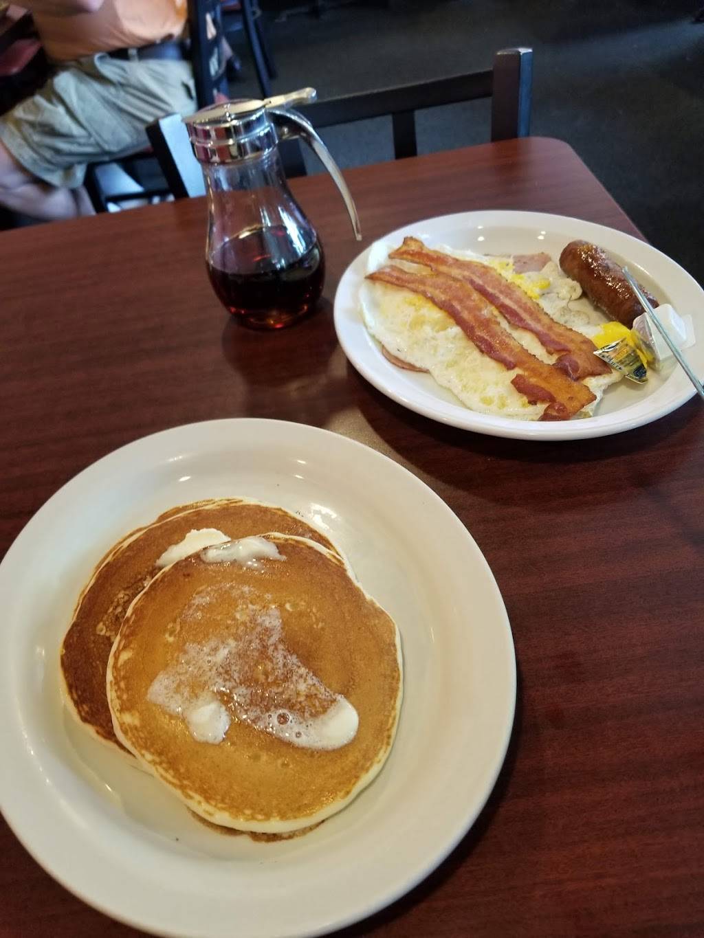 Sunlight Restaurant | restaurant | 100 7th Ave S, South St Paul, MN 55075, USA | 6514552202 OR +1 651-455-2202