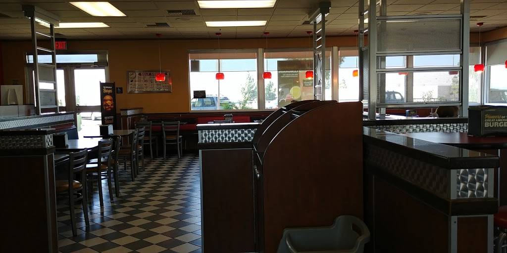 Carls Jr. / Green Burrito | restaurant | 5295 Holt Blvd, Montclair, CA 91763, USA | 9096211895 OR +1 909-621-1895