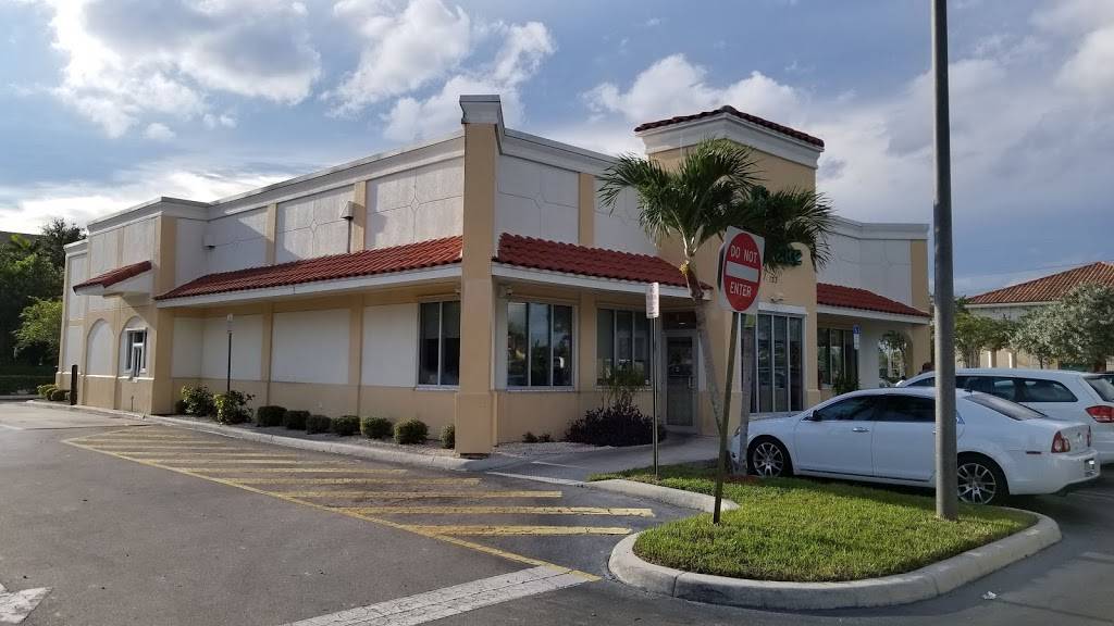 Steak n Shake | restaurant | 133 S State Rd 7, Royal Palm Beach, FL 33414, USA | 5613336474 OR +1 561-333-6474