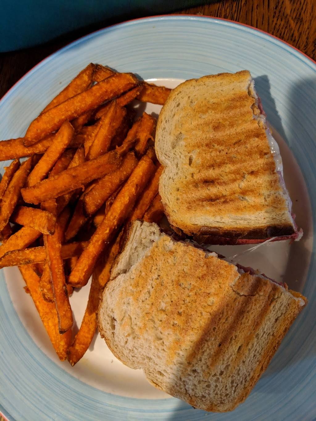 ONeills Pub & Restaurant | restaurant | 93 N Main St, Norwalk, CT 06854, USA | 2038380222 OR +1 203-838-0222