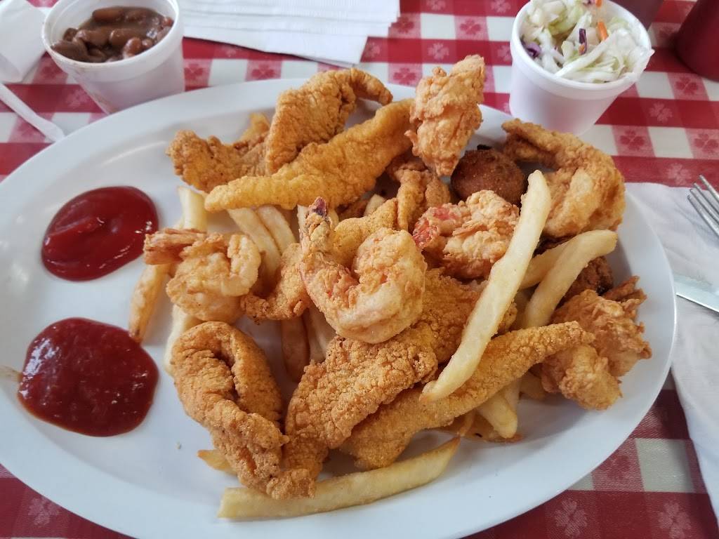 Farm House Mexia | restaurant | 1401 E Milam St, Mexia, TX 76667, USA | 2544720512 OR +1 254-472-0512