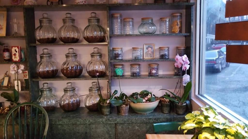 DeBreauxs | restaurant | 2135 N 63rd St, Philadelphia, PA 19151, USA | 2158774559 OR +1 215-877-4559