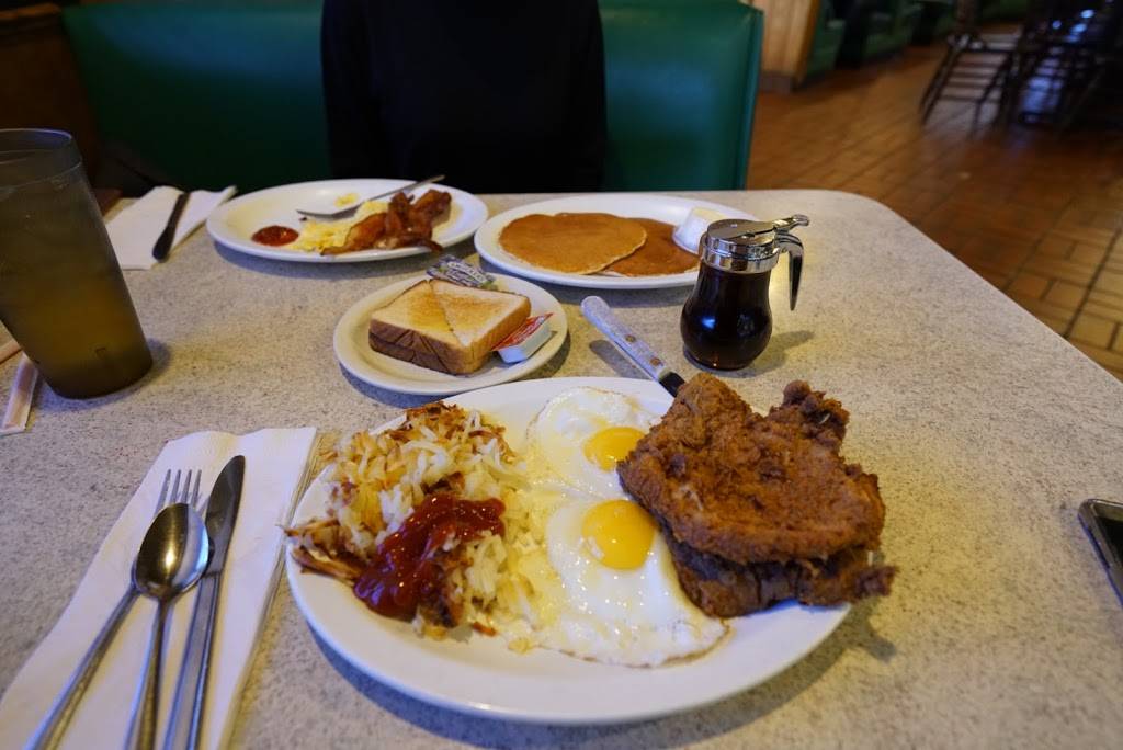 Mamas Daughters Diner | restaurant | 2610 Royal Ln, Dallas, TX 75229, USA | 9722418646 OR +1 972-241-8646