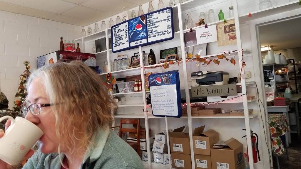 M & H | restaurant | 12296 Union St, Milton, DE 19968, USA | 3026844570 OR +1 302-684-4570