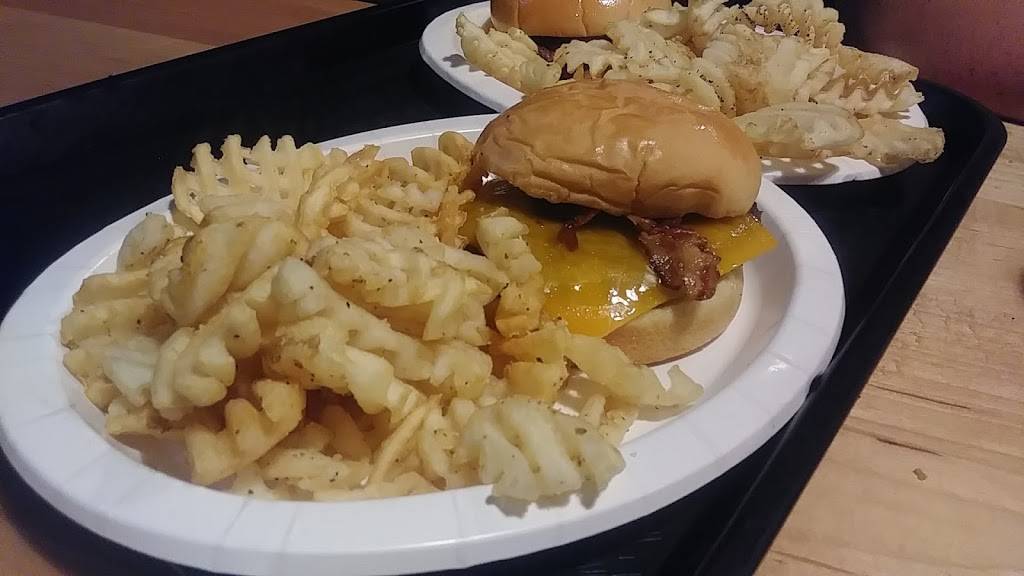 JBs Smokehouse Barbeque | restaurant | I-30, Arlington, TX 76011, USA | 8176408900 OR +1 817-640-8900