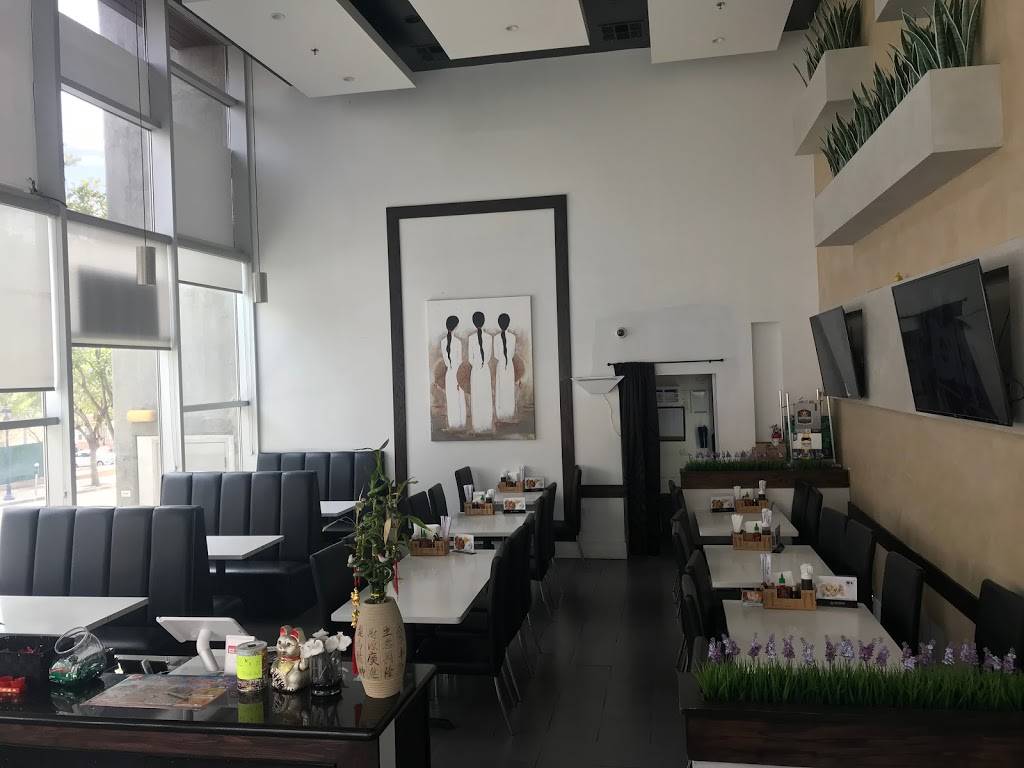 Flamin Phó & Sushi Bar | restaurant | 550 Cedar St Ste 103, San Diego, CA 92101, USA | 6192351665 OR +1 619-235-1665