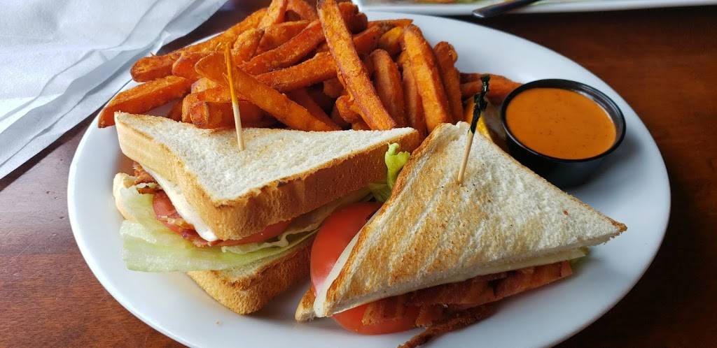 Broadway Diner | restaurant | 1550 Upper James St #20, Hamilton, ON L9B 2L6, Canada | 9055747444 OR +1 905-574-7444