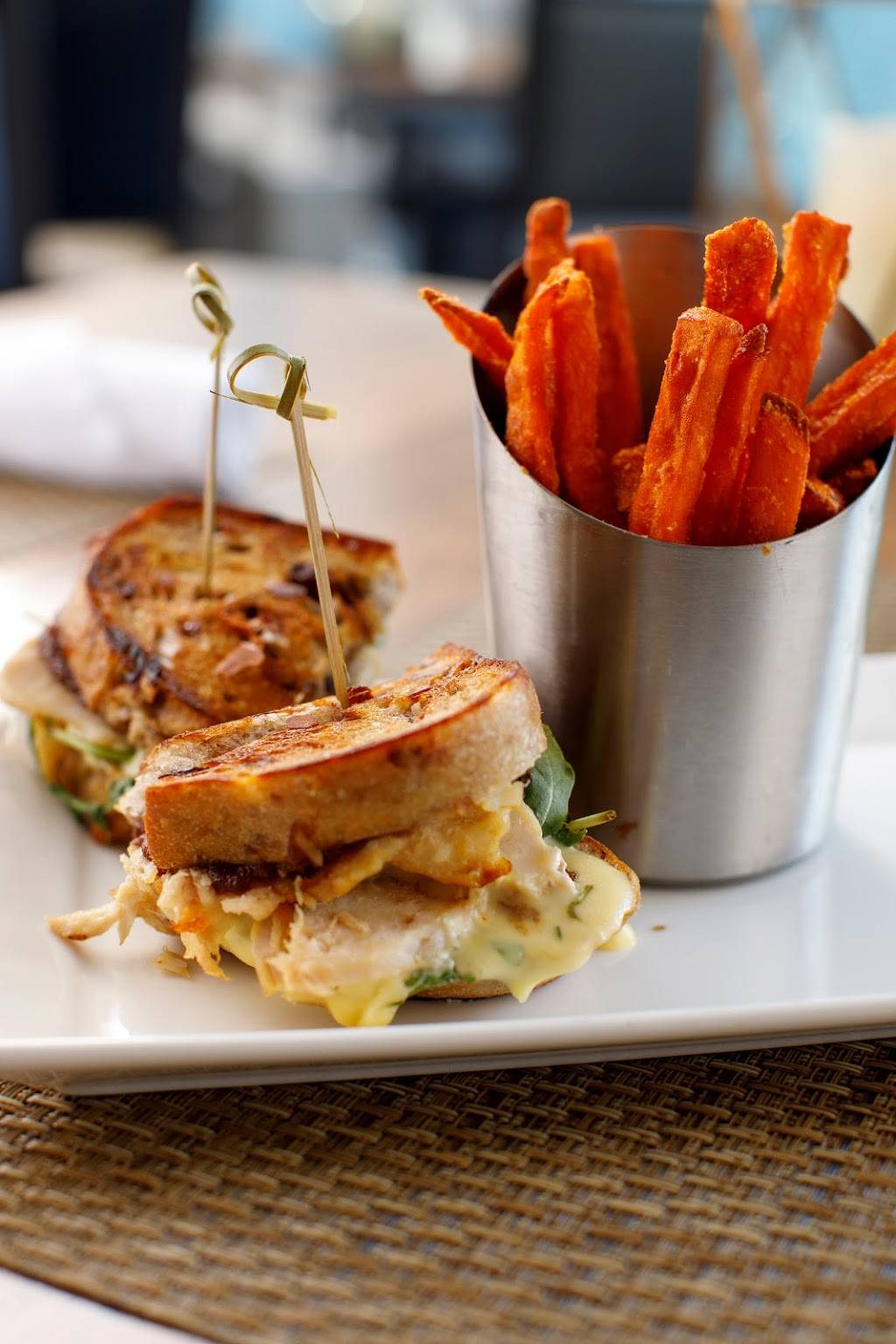 The Crystal | restaurant | 15020 Shell Point Blvd, Fort Myers, FL 33908, USA | 2394542199 OR +1 239-454-2199