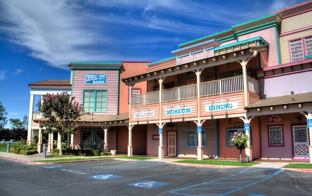 Buck Owens Crystal Palace | restaurant | 2800 Buck Owens Blvd, Bakersfield, CA 93308, USA | 6613287560 OR +1 661-328-7560