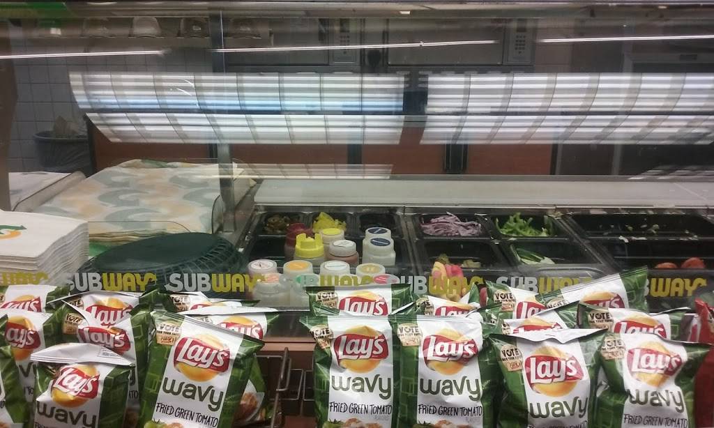 Subway Restaurants | restaurant | Har Mar Mall, 2100 E Snelling Dr #46, Roseville, MN 55113, USA | 6516319261 OR +1 651-631-9261