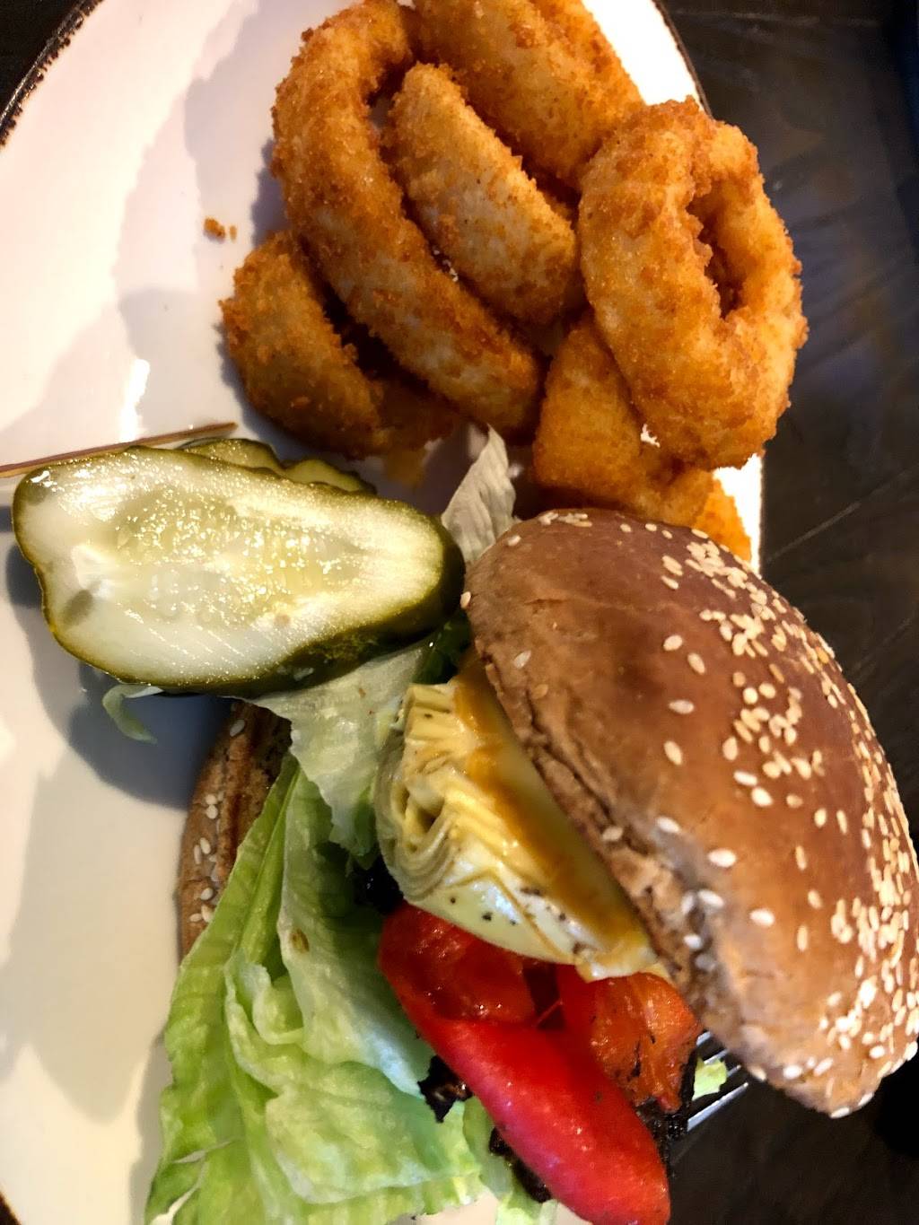 Hangar 18 Bar + Kitchen | restaurant | 5855 W Century Blvd, Los Angeles, CA 90045, USA | 3106415700 OR +1 310-641-5700