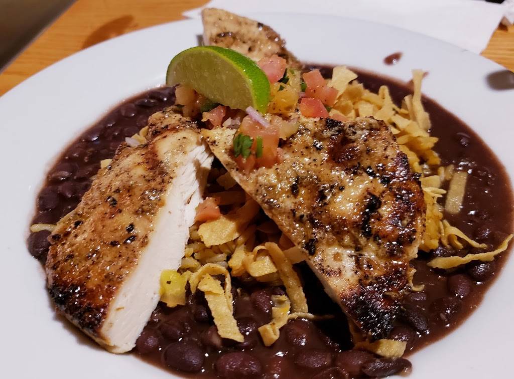 Chilis Grill & Bar | meal takeaway | 3917 S Gilbert Rd, Gilbert, AZ 85296, USA | 4808124636 OR +1 480-812-4636