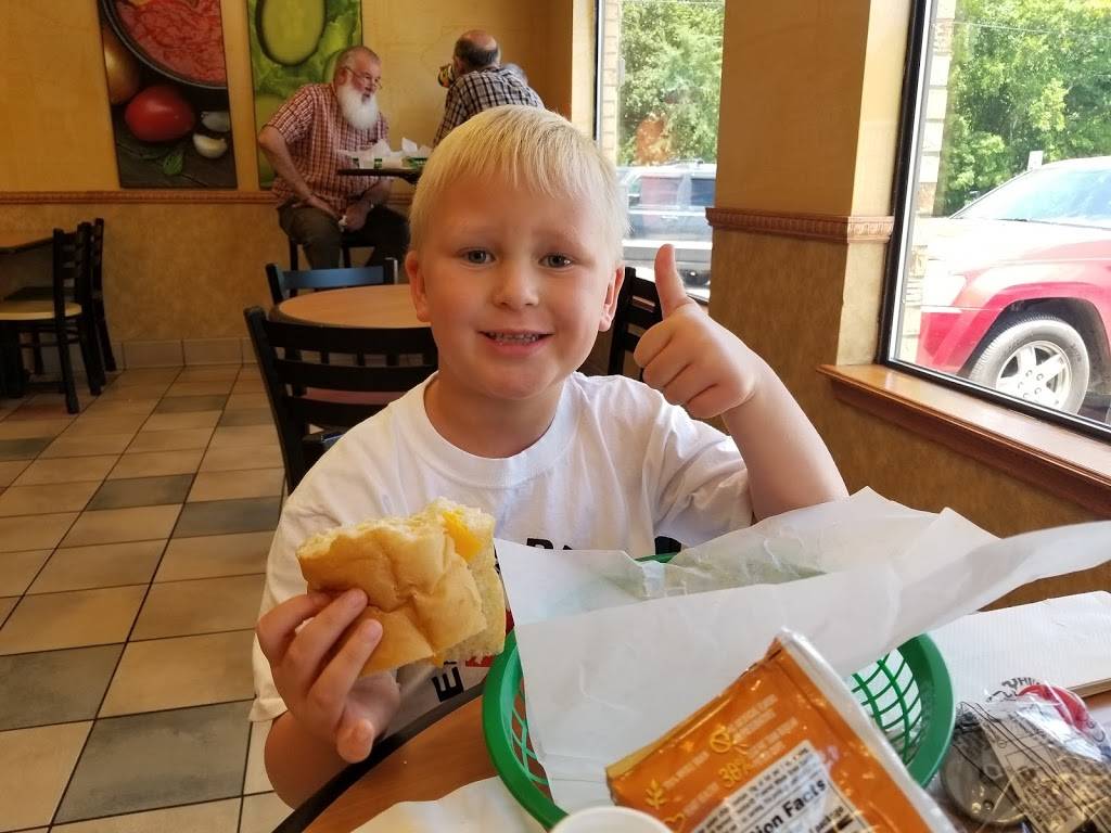 Subway Restaurants | restaurant | 14098 FM 849, Lindale, TX 75771, USA | 9038827827 OR +1 903-882-7827