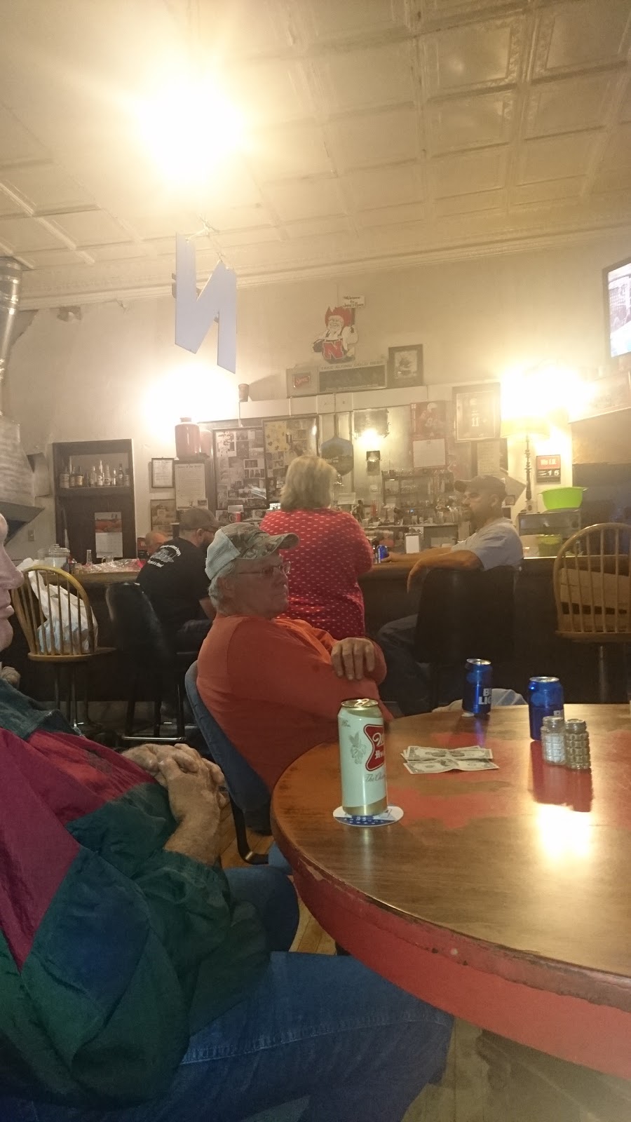 Jakes Place | restaurant | Porter Ave, Haigler, NE 69030, USA | 3082973478 OR +1 308-297-3478