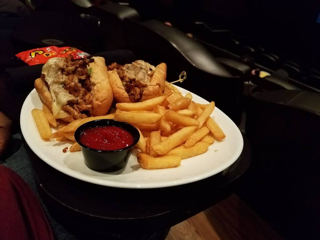 Studio Movie Grill | restaurant | 4401 W Claiborne Square, Hampton, VA 23666, USA | 7573258896 OR +1 757-325-8896