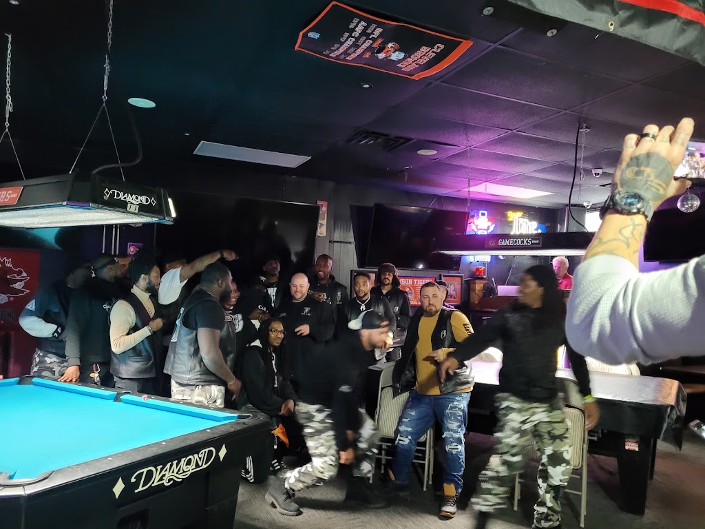 The Coliseum Billiards and Sports Bar | restaurant | 528 Haywood Rd, Greenville, SC 29607, USA | 8642883353 OR +1 864-288-3353