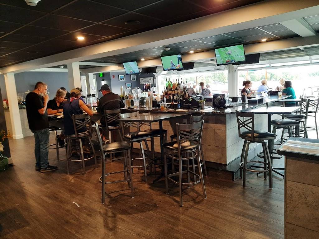 Shoreline beach club | restaurant | 38 Elm St, Tyngsborough, MA 01879, USA | 9782265538 OR +1 978-226-5538