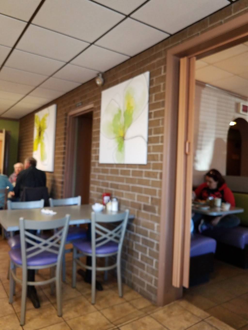 Meadow Hill Family Restaurants | restaurant | 2935 E Prospect Rd, York, PA 17402, USA | 7177550876 OR +1 717-755-0876