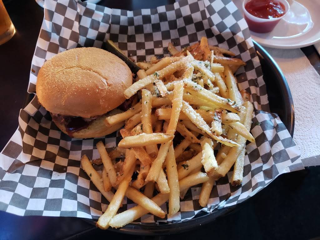 Kaminskis BBQ & Sports Lounge | restaurant | 12735 Poway Rd, Poway, CA 92064, USA | 8587481106 OR +1 858-748-1106