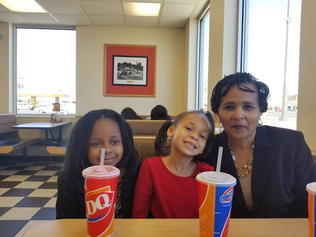 Dairy Queen | restaurant | 117 N Washington Hwy, Ashland, VA 23005, USA | 8047986066 OR +1 804-798-6066