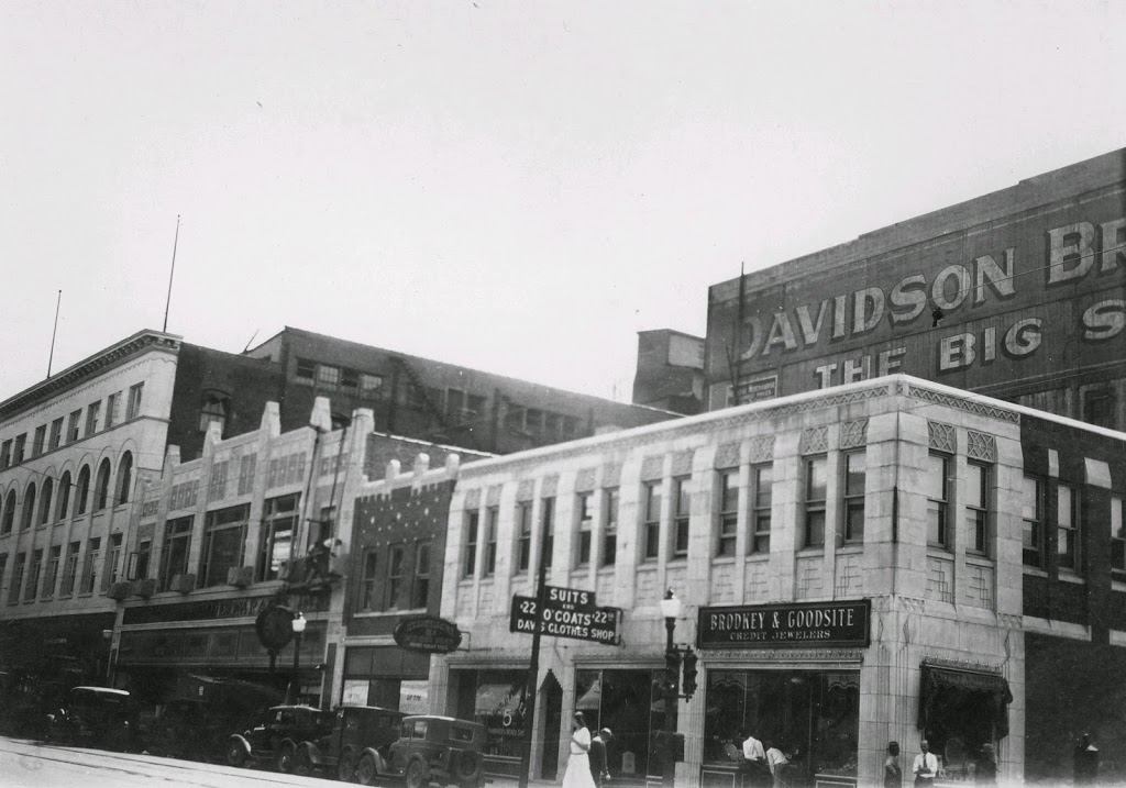 Milwaukee Wiener House, Famous Since 1918. | restaurant | 301 Douglas St, Sioux City, IA 51101, USA | 7122773449 OR +1 712-277-3449
