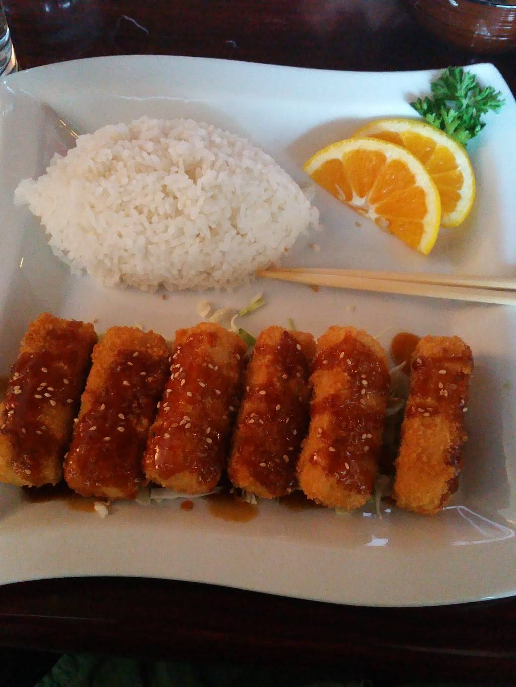 Blue Fin Sushi | restaurant | 102 S Samish Way, Bellingham, WA 98225, USA | 3607522583 OR +1 360-752-2583