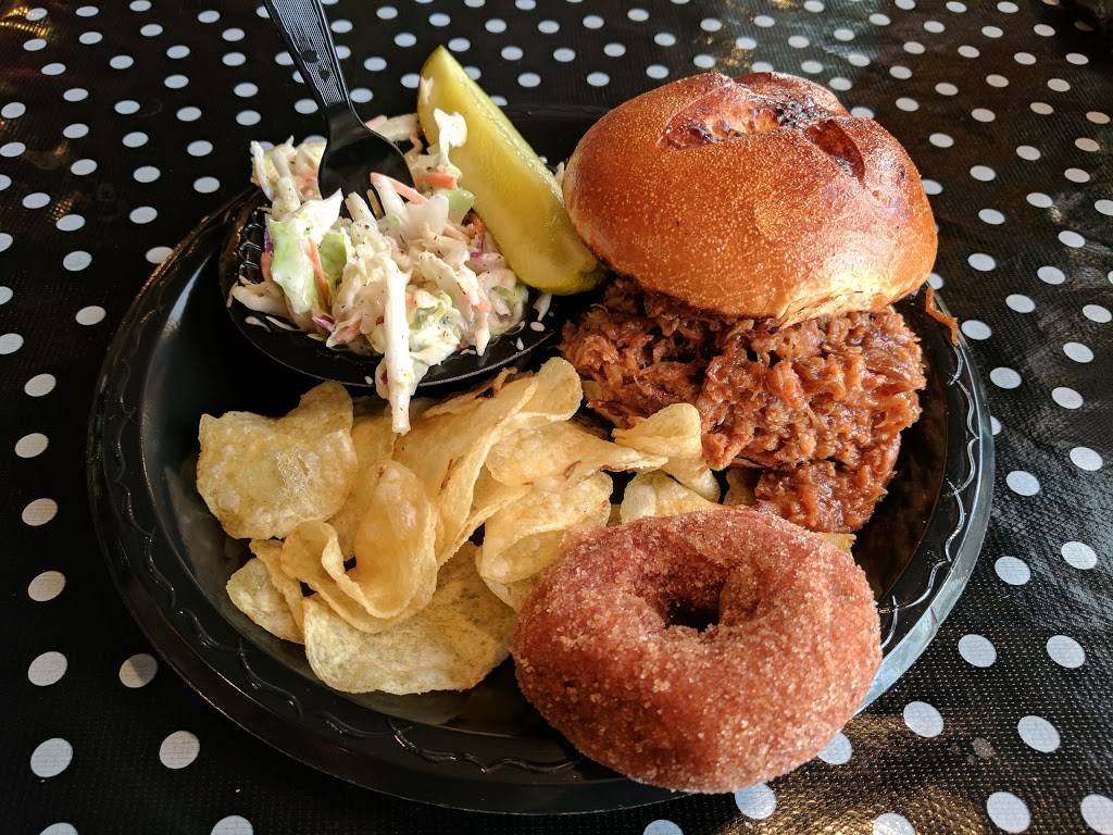 Apple House | restaurant | 4675 John Marshall Hwy, Linden, VA 22642, USA | 5406366329 OR +1 540-636-6329