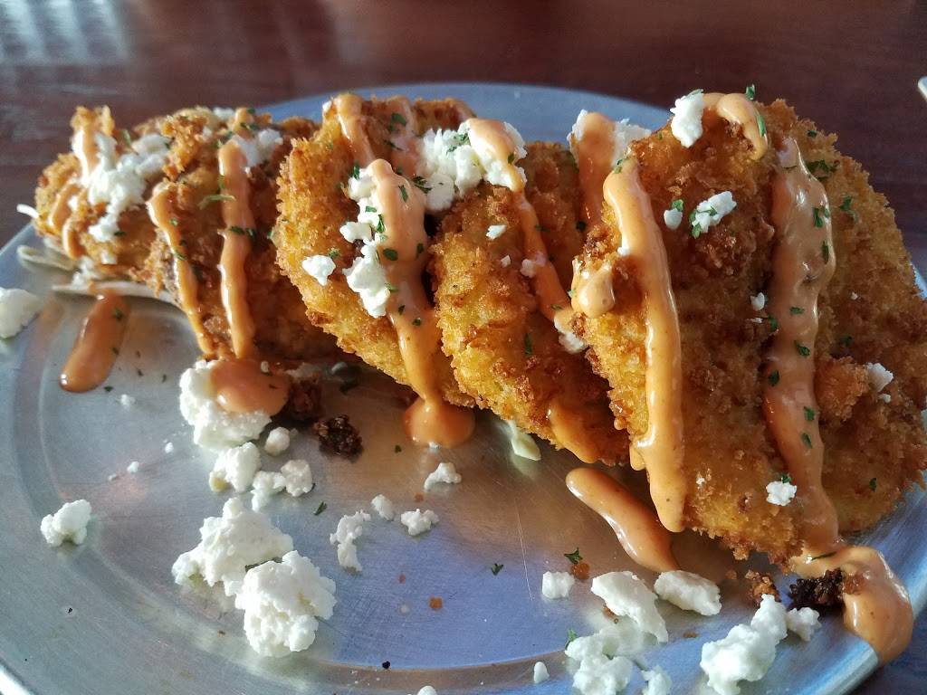 Charleston Sports Pub Mount Pleasant | restaurant | 1909 N Hwy 17, Mt Pleasant, SC 29464, USA | 8437323334 OR +1 843-732-3334