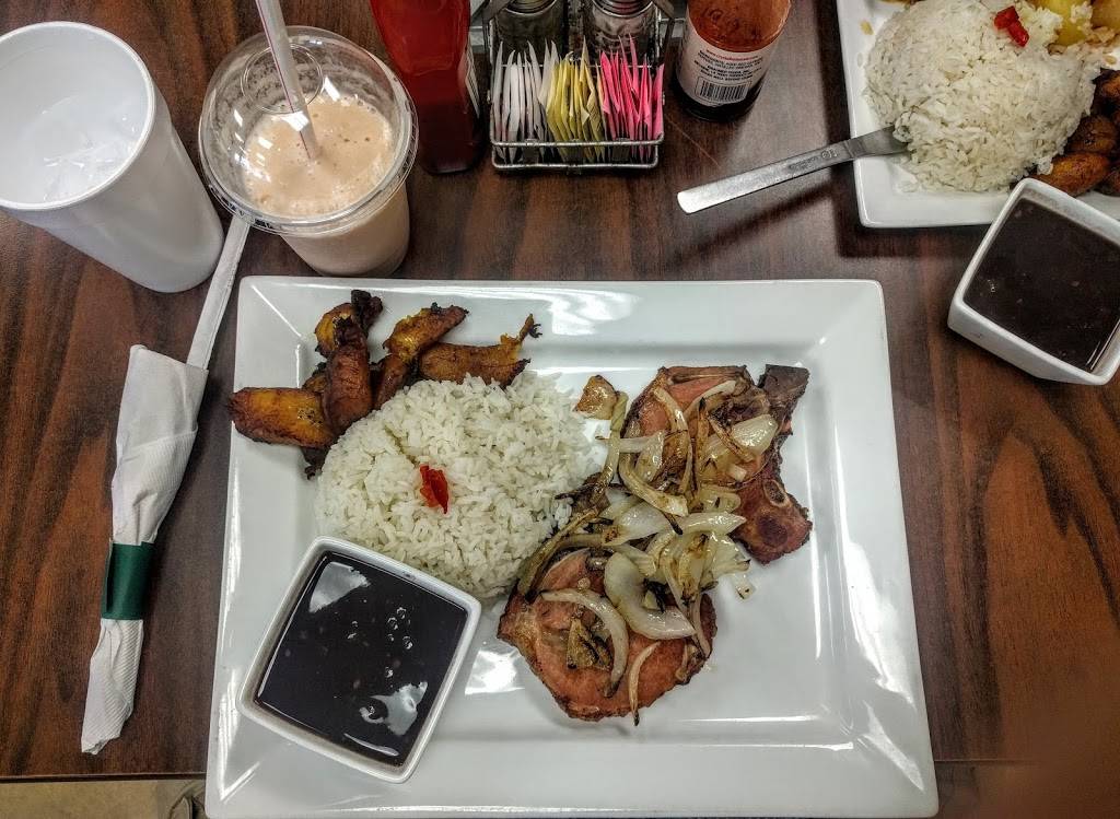 Elenas Cuban Cafe | restaurant | 2246 E Edgewood Dr, Lakeland, FL 33803, USA | 8636653333 OR +1 863-665-3333