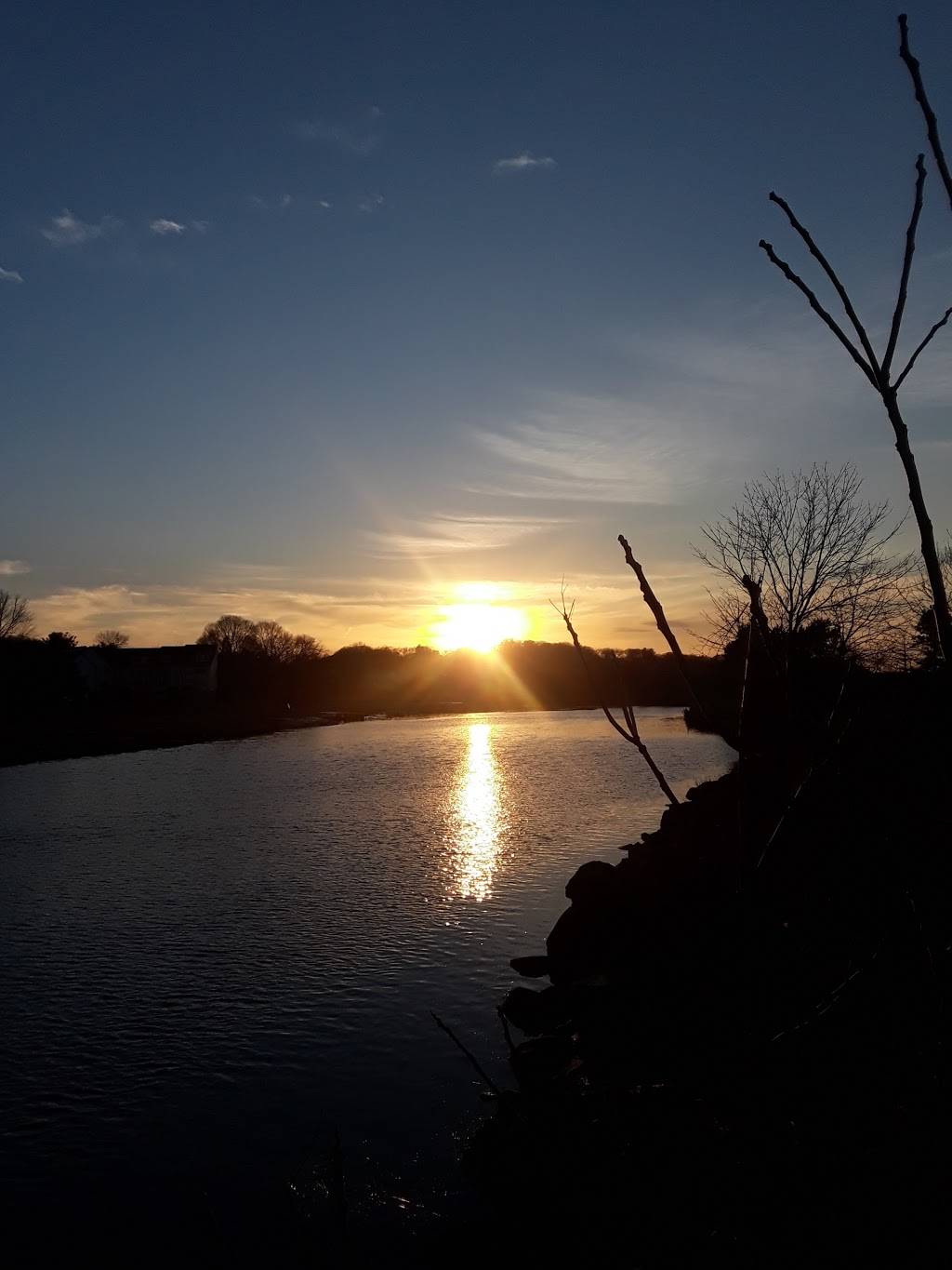 MIKES PLACE | restaurant | 237 Hamilton St, Saugus, MA 01906, USA | 7812338260 OR +1 781-233-8260