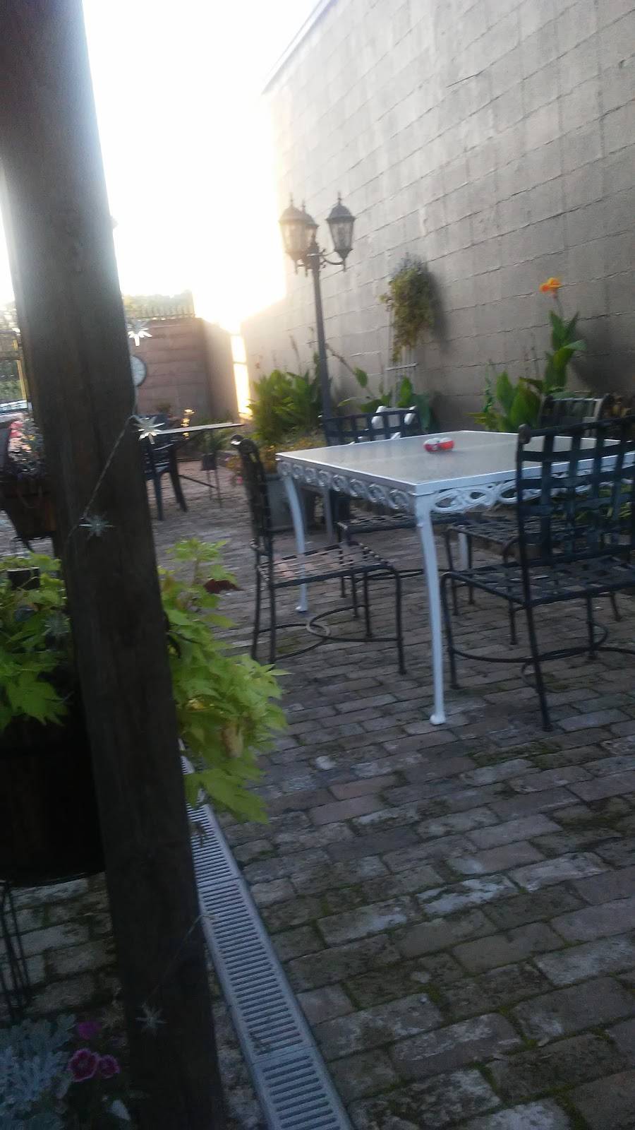 Frankie Place | restaurant | 306 Front St, Newport, AR 72112, USA | 8702174111 OR +1 870-217-4111