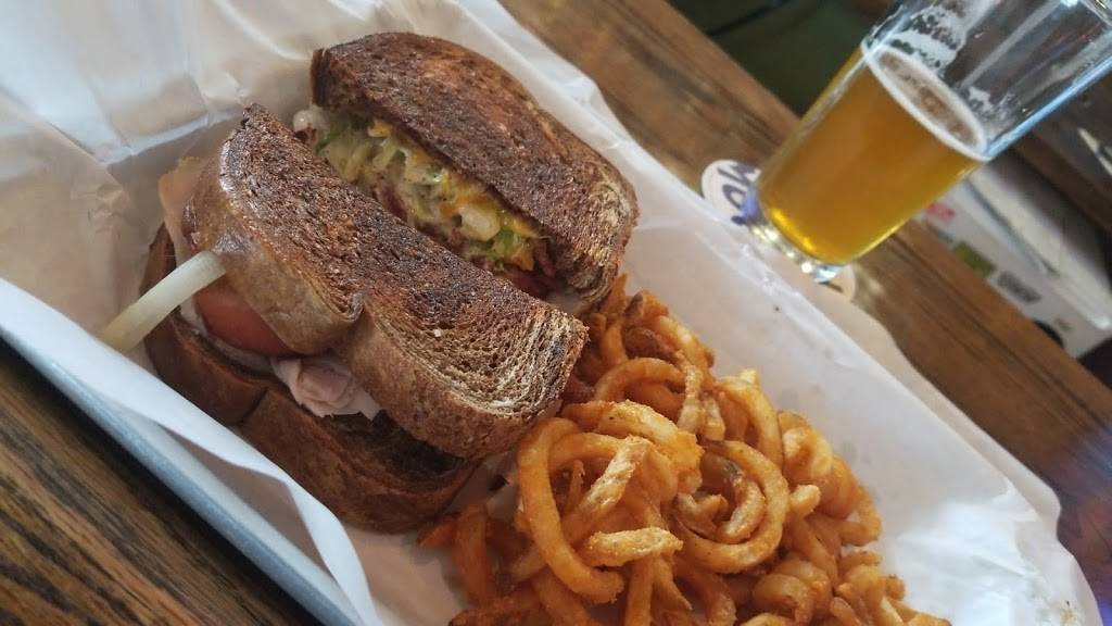 Quintons Bar & Deli | restaurant | 2500 Corridor Way #5, Coralville, IA 52241, USA | 3196252221 OR +1 319-625-2221