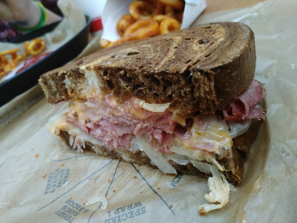 Arbys | restaurant | 1340 N Green River Rd, Evansville, IN 47715, USA | 8124772888 OR +1 812-477-2888