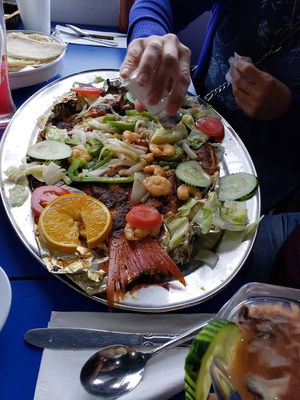 SEAFOOD Mariscos Mazatlan Paseo Del Rio | restaurant | Paseo del Río 6642, Río Tijuana 3a. Etapa, Rio Tijuana 3ra Etapa, 22226 Tijuana, B.C., Mexico | 016641046874 OR +52 664 104 6874