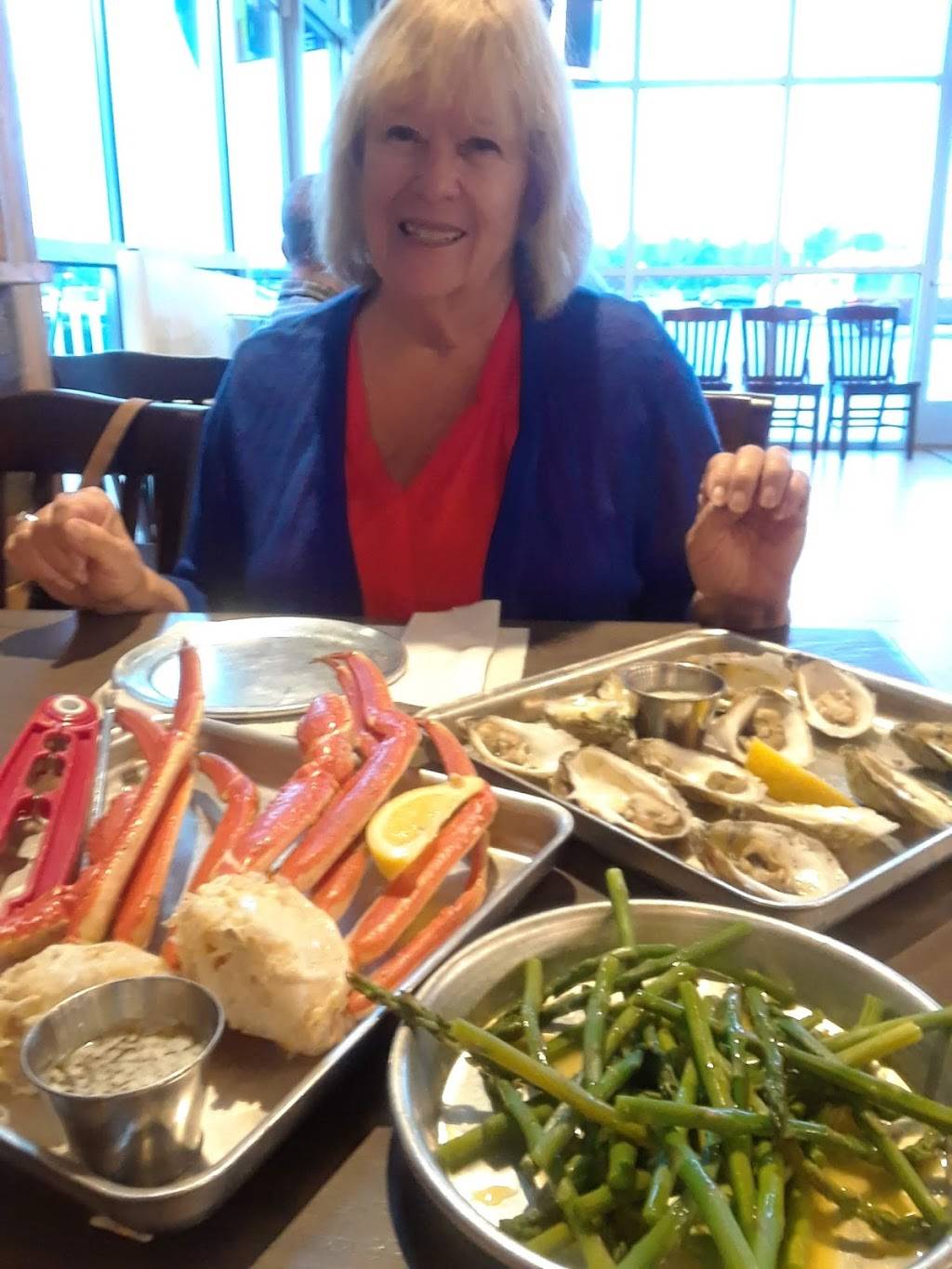 Shuckin Shack Oyster Bar | restaurant | 2421 Gum Branch Rd, Jacksonville, NC 28540, USA | 9109394327 OR +1 910-939-4327