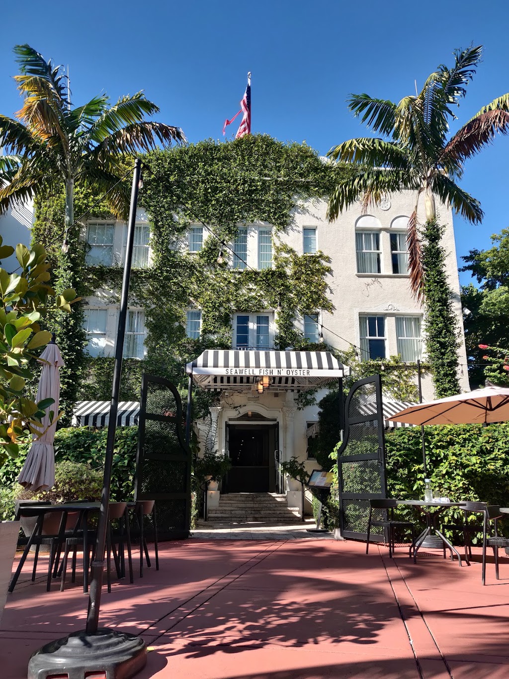 Seawell Fish N Oyster | restaurant | 660 Washington Ave, Miami Beach, FL 33139, USA | 7865945820 OR +1 786-594-5820