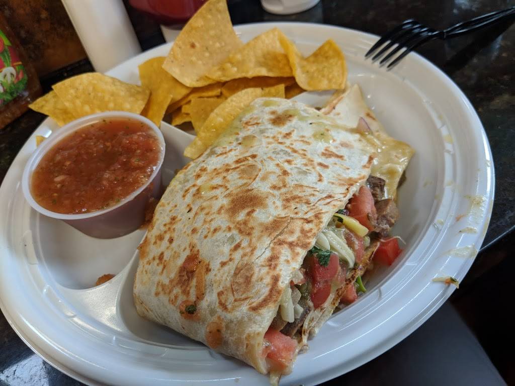 Taco Loco Mexican Grill | restaurant | 44 Broadway, Somerville, MA 02145, USA | 6176253830 OR +1 617-625-3830