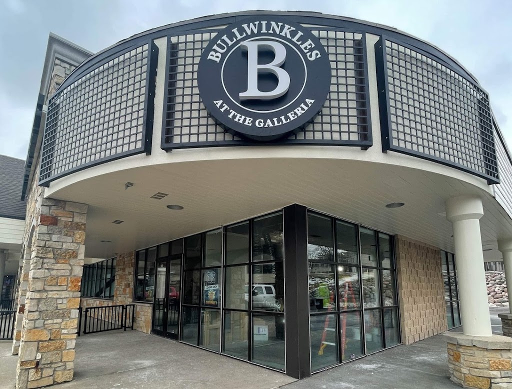 Bullwinkles at the Galleria | restaurant | 18900 W Bluemound Rd Suite 100, Brookfield, WI 53045, USA | 2627828670 OR +1 262-782-8670