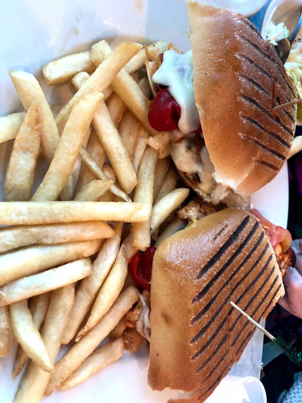 Skyline Diner | restaurant | 271-27 Union Tpke, Queens, NY 11040, USA | 7183471195 OR +1 718-347-1195