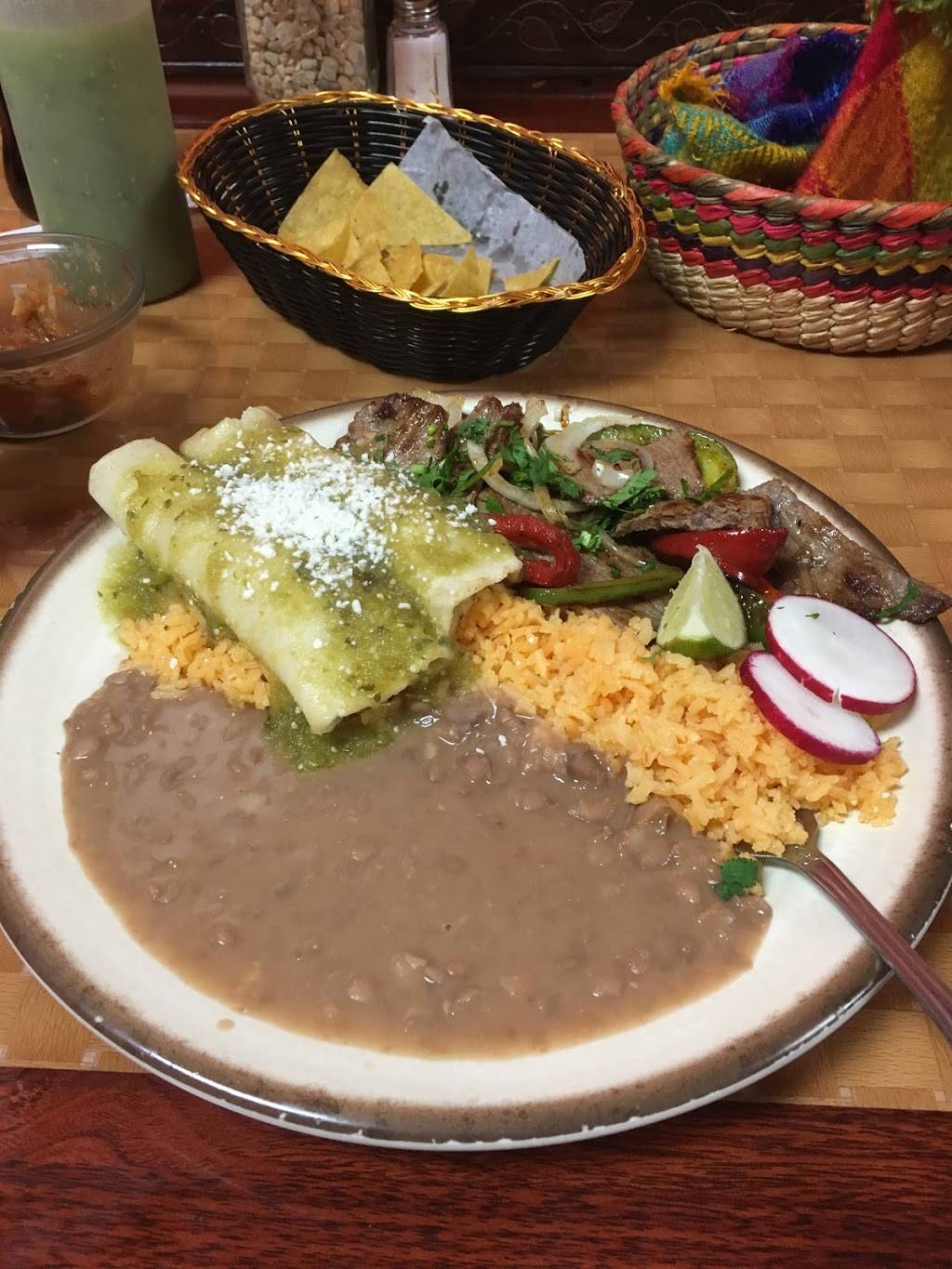 El Jalapenos | restaurant | 800 E 149th St, Bronx, NY 10455, USA | 3475898670 OR +1 347-589-8670