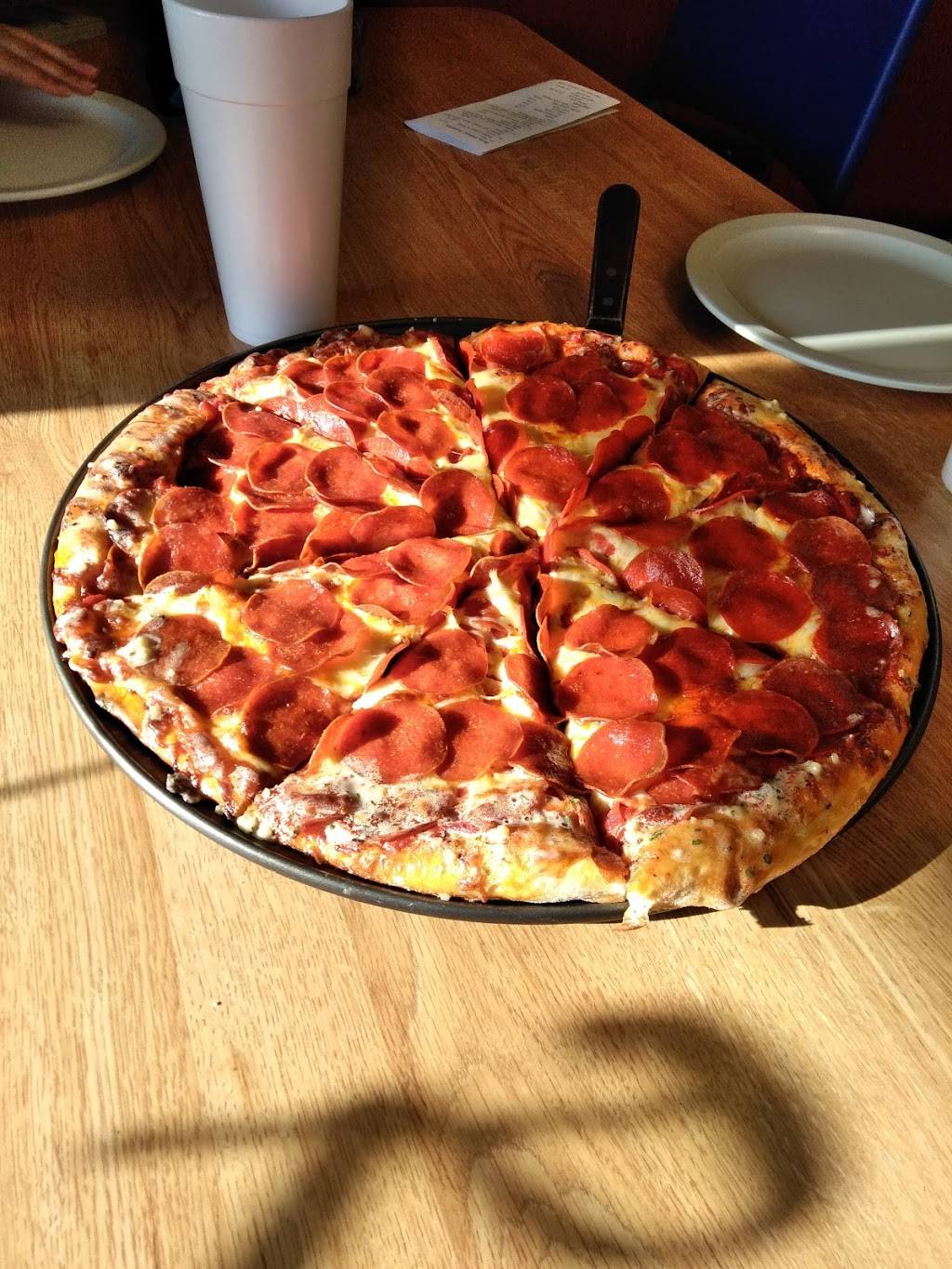 Two Brothers Pizza | restaurant | 94 South Main Street, Yantis, TX 75497, USA | 9033837499 OR +1 903-383-7499