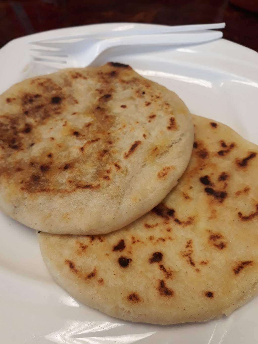 Adriana Restaurant | restaurant | 597 Broadway, Newark, NJ 07104, USA | 9733509700 OR +1 973-350-9700