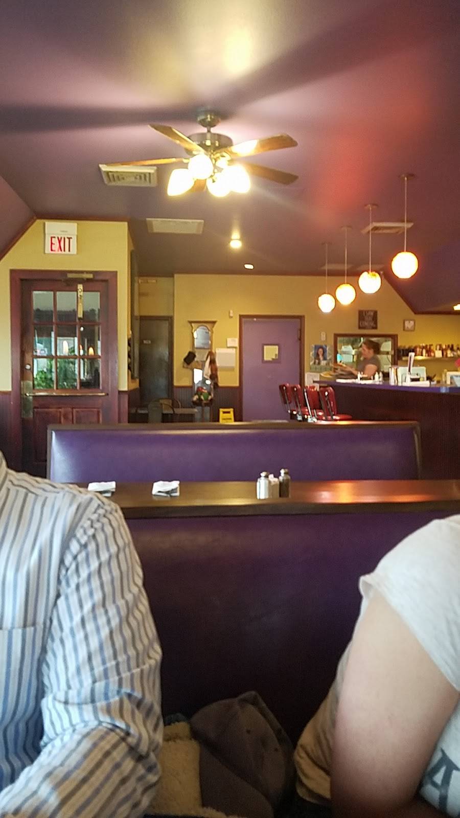 Annas Restaurant | restaurant | 4505 Woodville Rd, Northwood, OH 43619, USA | 4196981516 OR +1 419-698-1516