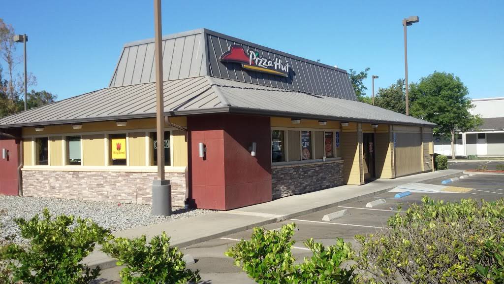 Pizza Hut | meal takeaway | 1029 N Lemoore Ave, Lemoore, CA 93245, USA | 5599242000 OR +1 559-924-2000
