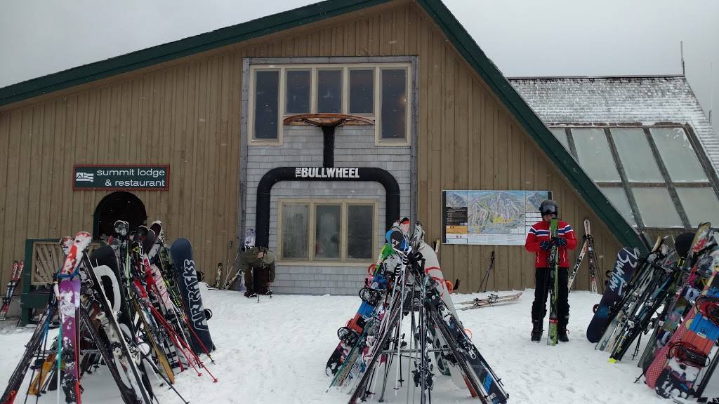 Summit Lodge | restaurant | 39 Mount Snow Road, West Dover, VT 05356, USA | 8024641100 OR +1 802-464-1100