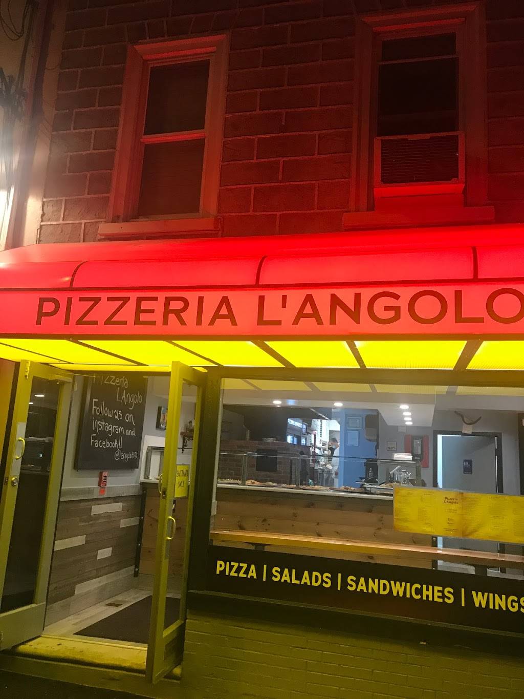 Pizzeria L’Angolo | restaurant | 4105 Main St, Philadelphia, PA 19127, USA | 2154870606 OR +1 215-487-0606