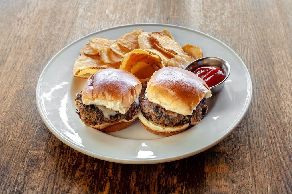 Plan B Burger Bar Stamford | restaurant | 230 Tresser Blvd, Stamford, CT 06901, USA | 2039648353 OR +1 203-964-8353